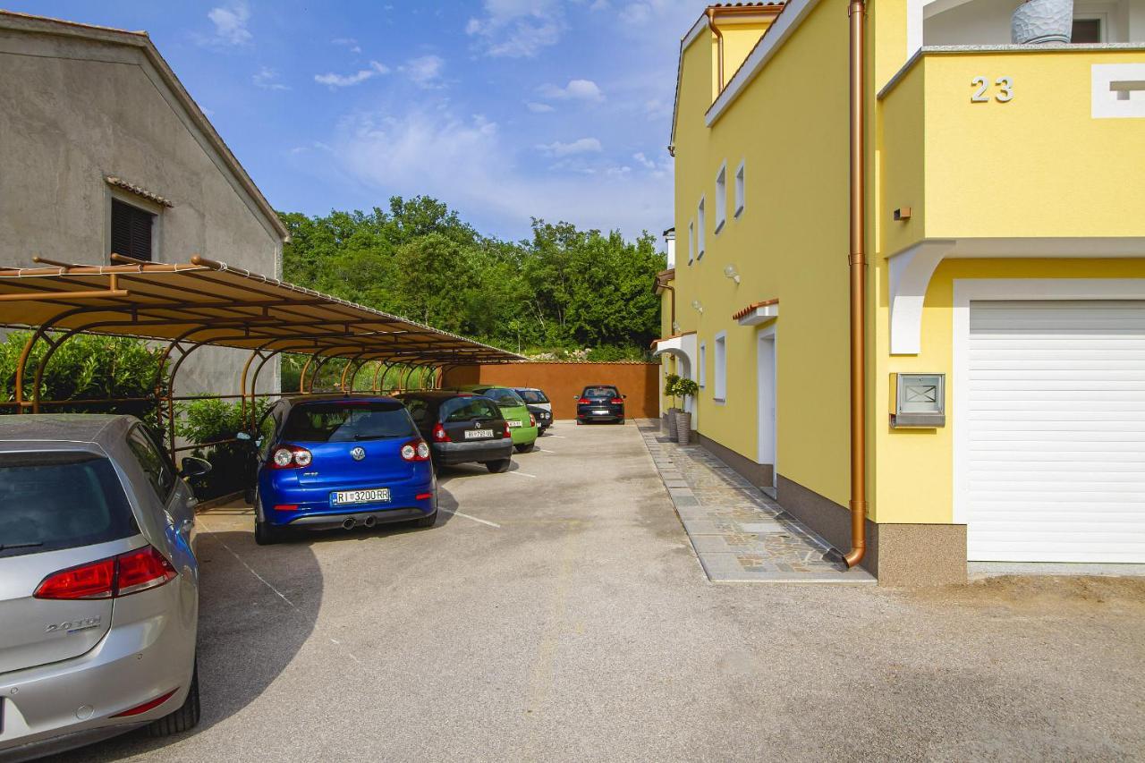 Apartmani Justic Njivice Eksteriør billede