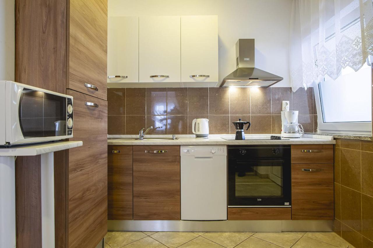 Apartmani Justic Njivice Eksteriør billede
