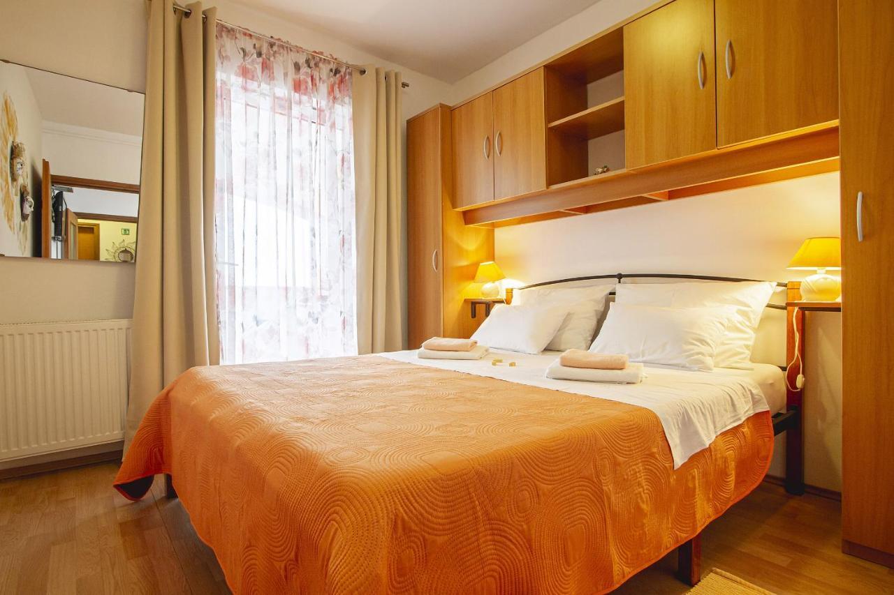 Apartmani Justic Njivice Eksteriør billede