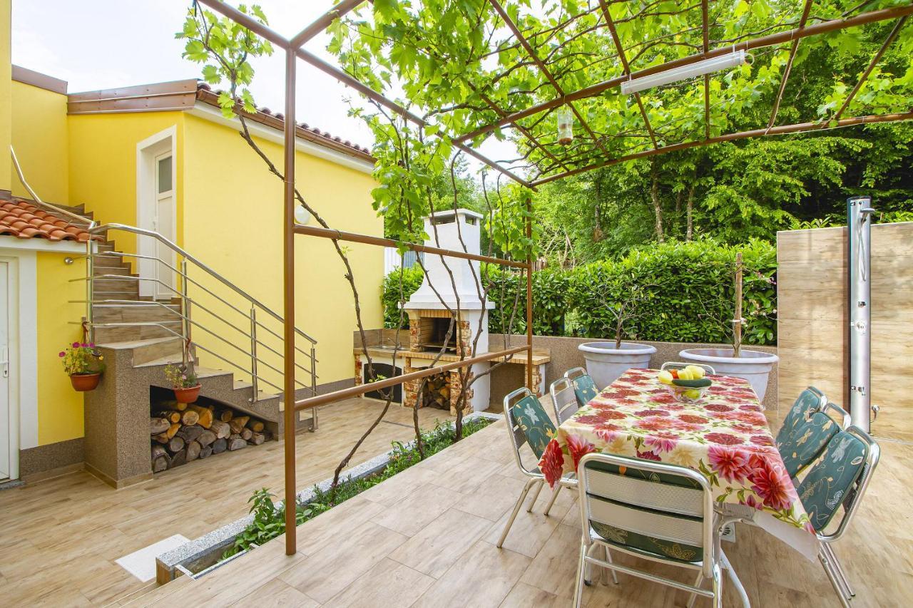 Apartmani Justic Njivice Eksteriør billede